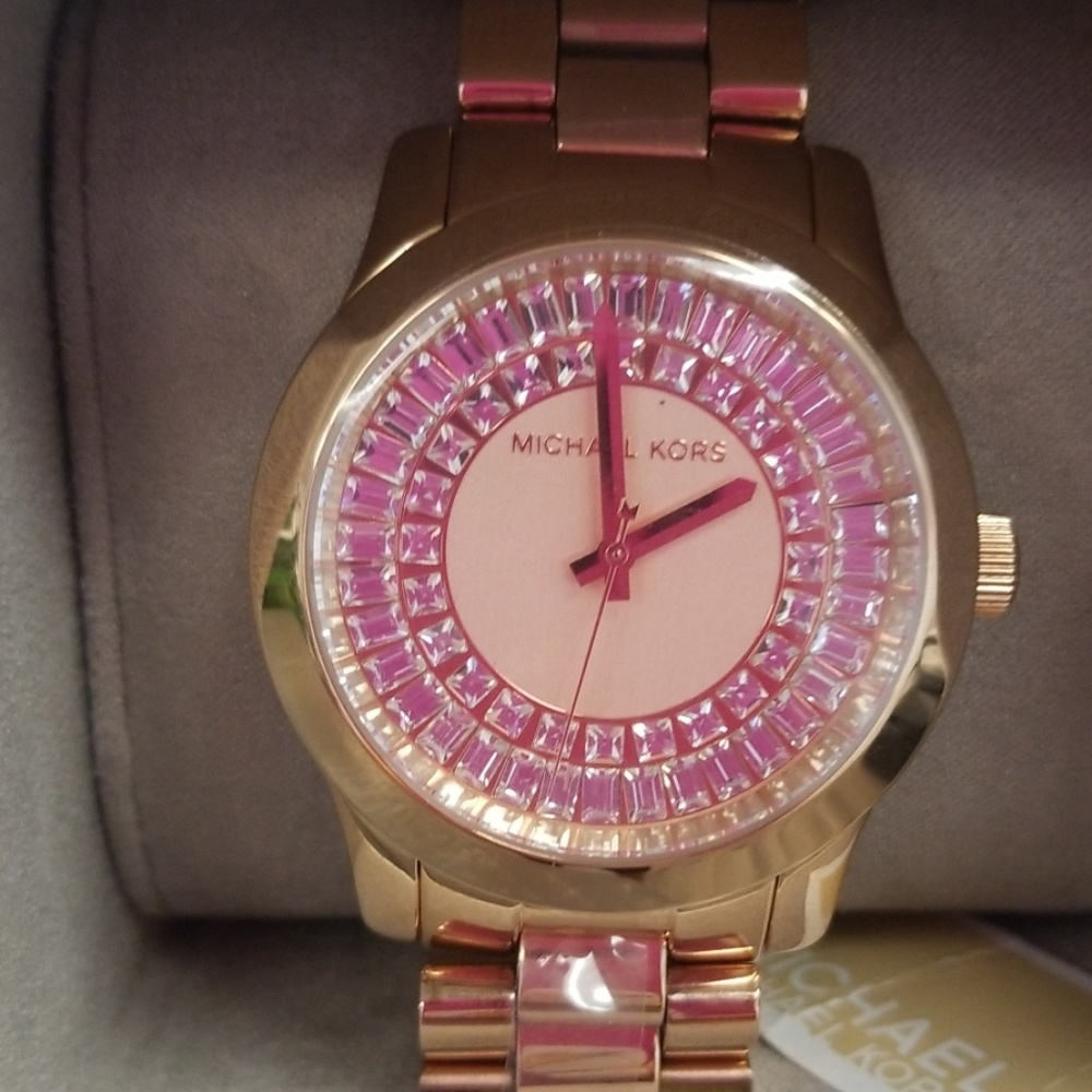 Michael Kors Watch - Picture 2 of 6